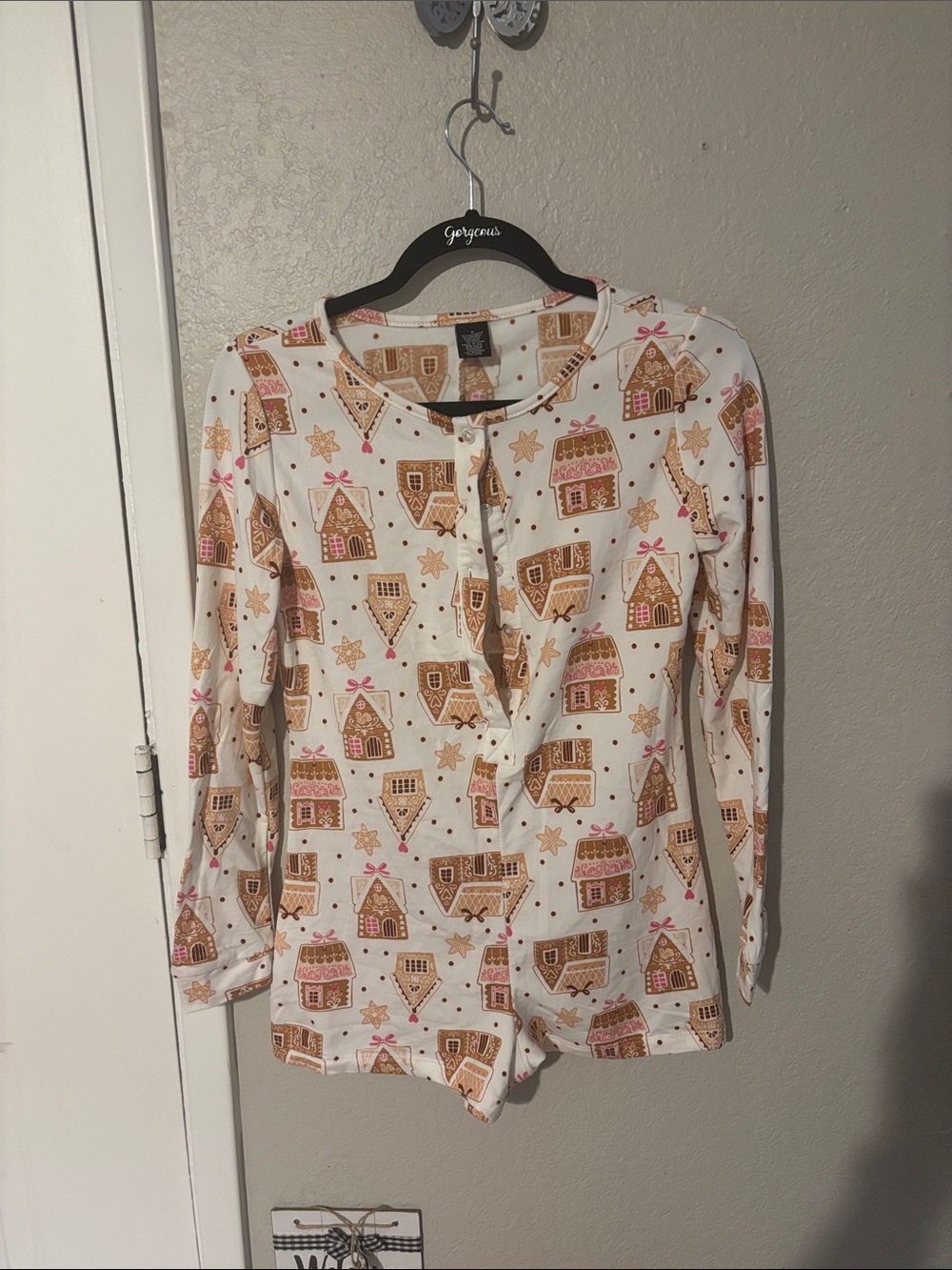Gingerbread Print Long Sleeve Henley Pajama Top - Cream & Brown